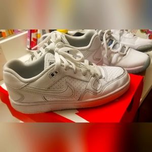 Nike son of force